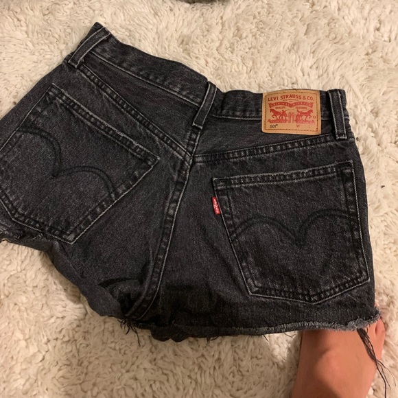 Black Levi Shorts size 0-2 - Picture 1 of 3